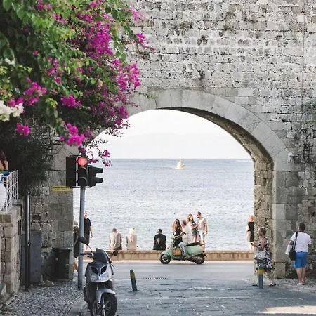 Center Elite Rhodes City